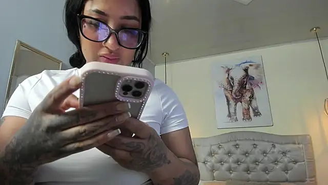 ayshel   online show from April 9, 3:28 am