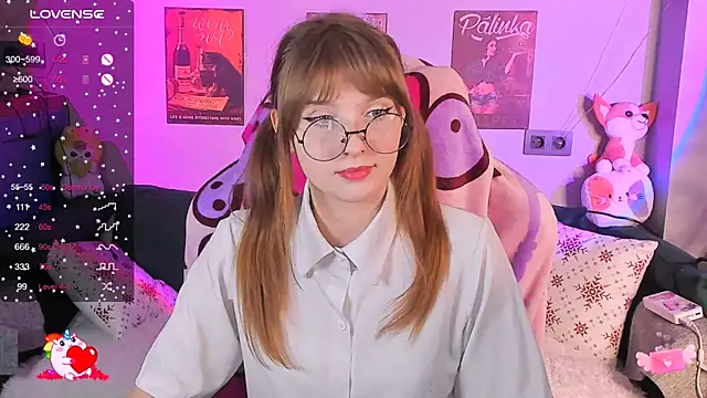 Snapshot of AliceLanley chatting on December 4, 3:10 pm AliceLanley online show from December 4, 3:10 pm