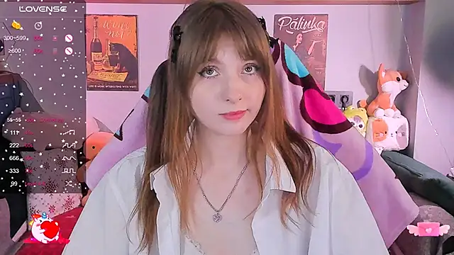 Snapshot of AliceLanley chatting on December 14, 11:29 am AliceLanley online show from December 14, 11:29 am