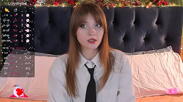 Snapshot of AliceLanley chatting on January 17, 12:21 pm AliceLanley online show from January 17, 12:21 pm