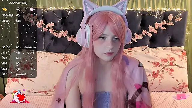 Snapshot of AliceLanley chatting on September 24, 12:41 pm AliceLanley online show from September 24, 12:41 pm