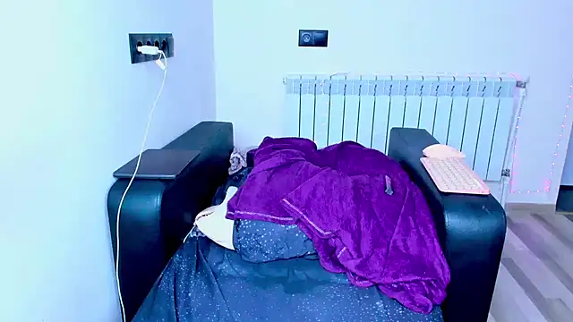 dollmore online show from October 11, 6:39 pm