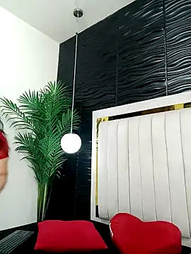 Snapshot of lucia_vonne_ chatting on January 22, 11:45 am lucia vonne online show from January 22, 11:45 am