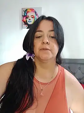 Snapshot of lucia_vonne_ chatting on July 23, 6:17 pm lucia vonne online show from July 23, 6:17 pm