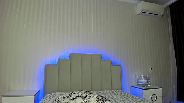 ooksiiii online show from February 5, 12:31 am