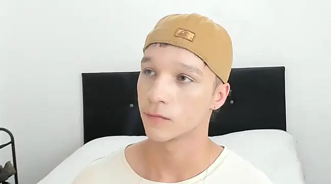 Snapshot of angelcortes chatting on December 28, 1:59 pm angelcortes online show from December 28, 1:59 pm