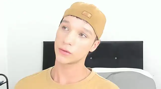 Snapshot of angelcortes chatting on January 4, 7:55 pm angelcortes online show from January 4, 7:55 pm