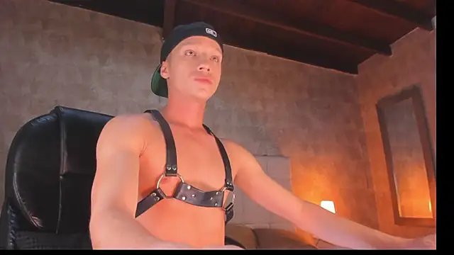 angelcortes online show from November 24, 11:54 am