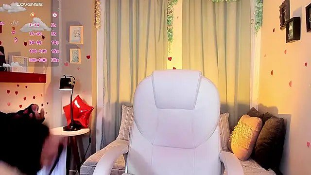 CoralineRicce  online show from March 15, 5:41 am