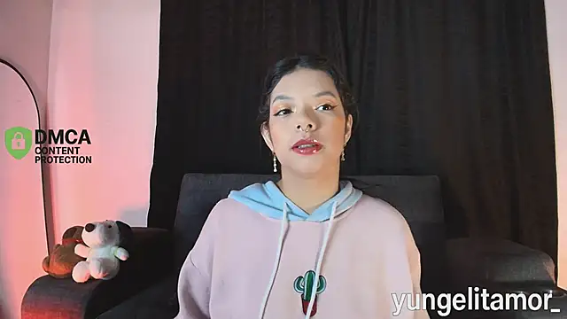 yungelitamor  online show from February 13, 5:14 am