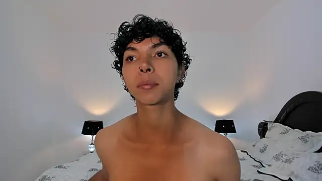 Snapshot of xhenisa_ chatting on January 14, 9:41 pm xhenisa online show from January 14, 9:41 pm