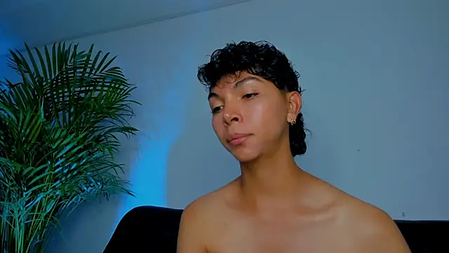 xhenisa  online show from November 20, 12:00 am