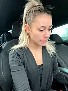 petrouchkaaa  online show from December 3, 10:39 am