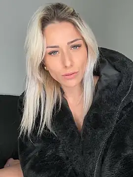 petrouchkaaa  online show from January 13, 9:09 pm