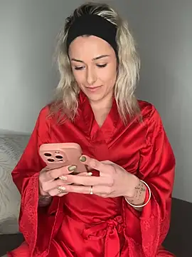 petrouchkaaa  online show from January 24, 9:15 pm