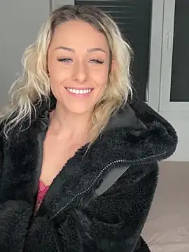 petrouchkaaa  online show from March 4, 9:00 pm