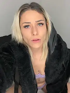 petrouchkaaa  online show from March 21, 9:56 pm