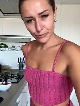 petrouchkaaa  online show from September 10, 8:25 am