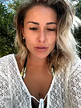 petrouchkaaa  online show from September 17, 12:29 pm