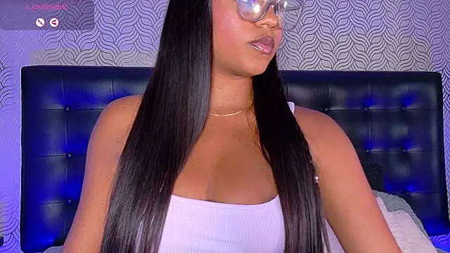 charlotteeruss online show from March 18, 3:53 am