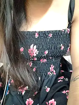 Snapshot of Roshni_98 chatting on February 10, 1:46 am Roshni 98 online show from February 10, 1:46 am