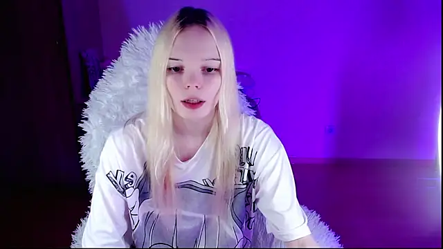 Emily Nyaffee online show from January 28, 8:26 pm