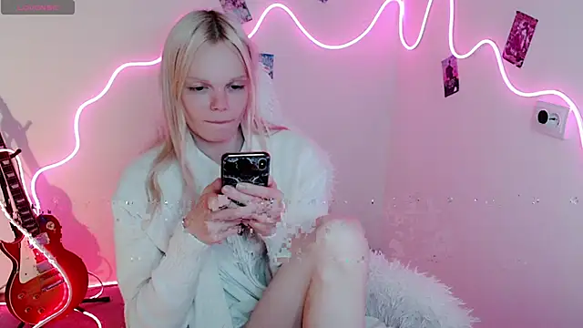 Emily Nyaffee online show from September 23, 9:01 am