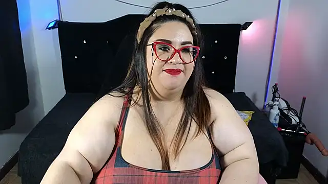 Snapshot of anacohen chatting on December 31, 7:10 am anacohen online show from December 31, 7:10 am