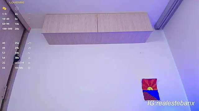 Snapshot of Esteban_Knight chatting on September 29, 10:14 pm Esteban Knight online show from September 29, 10:14 pm