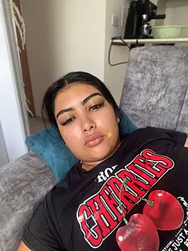 NatashaBrown12 online show from April 14, 2:12 pm