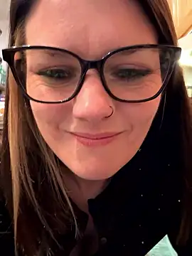 Snapshot of LadyLena1 chatting on December 9, 3:18 am LadyLena1 online show from December 9, 3:18 am