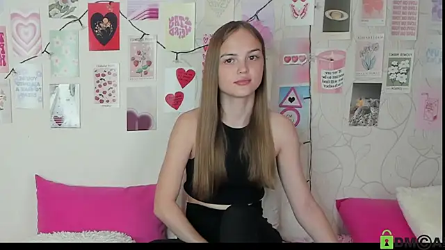 Snapshot of little_radiant_sun chatting on October 18, 8:26 am little radiant sun online show from October 18, 8:26 am