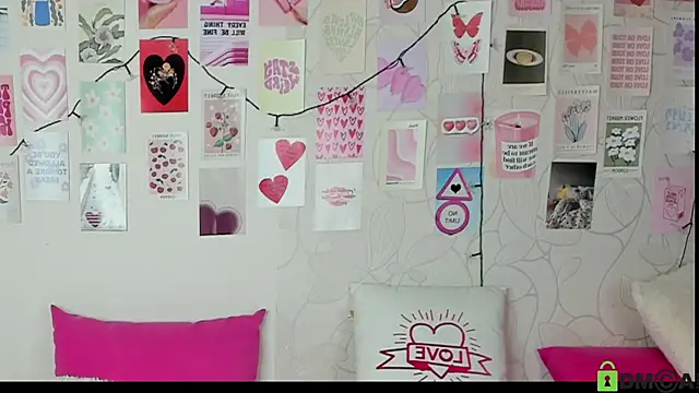Snapshot of little_radiant_sun chatting on October 21, 9:32 am little radiant sun online show from October 21, 9:32 am