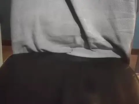 Snapshot of Pol8822 chatting on February 5, 10:44 pm Pol8822 online show from February 5, 10:44 pm