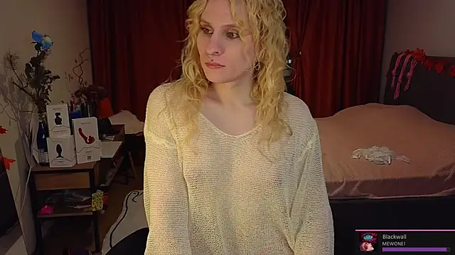 Snapshot of Lori_Myaf chatting on December 19, 2:35 pm Lori Myaf online show from December 19, 2:35 pm