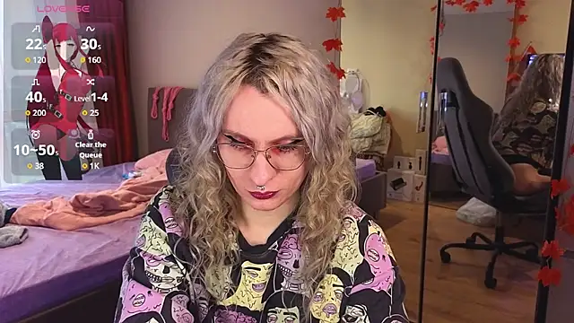 Snapshot of Lori_Myaf chatting on September 18, 3:25 pm Lori Myaf online show from September 18, 3:25 pm