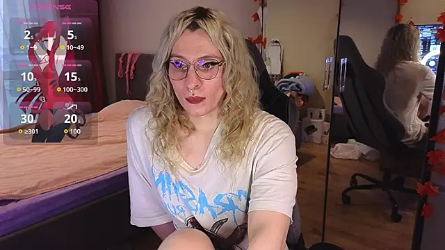 Snapshot of Lori_Myaf chatting on October 5, 2:15 pm Lori Myaf online show from October 5, 2:15 pm