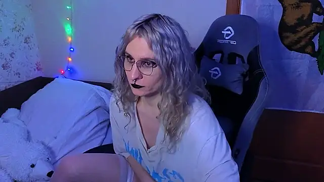 Snapshot of Lori_Myaf chatting on January 15, 1:59 pm Lori Myaf online show from January 15, 1:59 pm