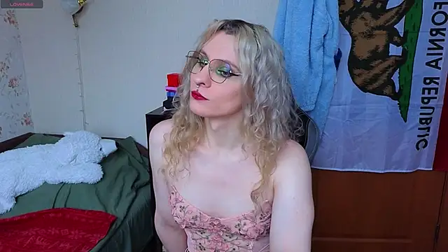 Snapshot of Lori_Myaf chatting on February 10, 1:37 pm Lori Myaf online show from February 10, 1:37 pm