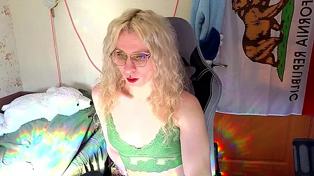 Lori Myaf online show from April 2, 1:20 pm