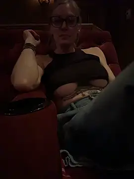 ItsDanniG online show from March 22, 2:37 am