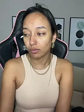 DianaHopson online show from February 23, 10:28 am