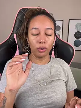 DianaHopson online show from March 11, 10:40 am