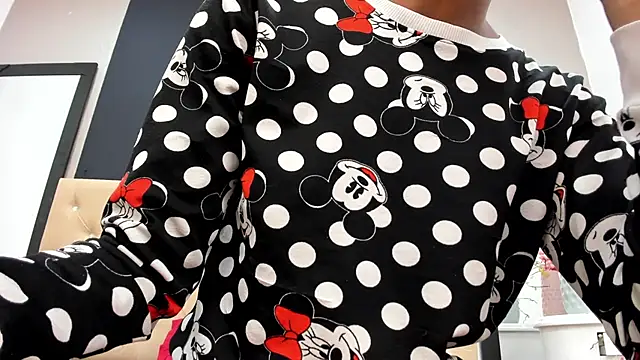 Shanelle   online show from January 31, 1:02 pm