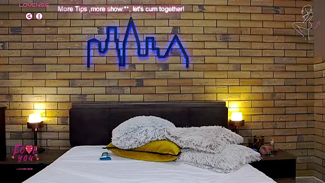 Snapshot of Ella_Charm chatting on January 26, 10:13 pm Ella Charm online show from January 26, 10:13 pm