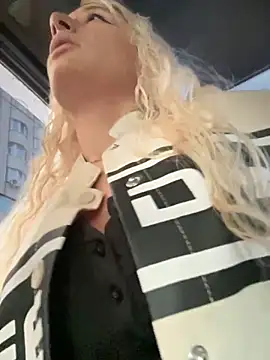 Snapshot of Ella_Charm chatting on September 12, 4:07 pm Ella Charm online show from September 12, 4:07 pm