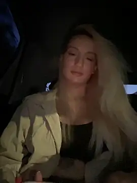 Snapshot of Ella_Charm chatting on September 20, 4:30 pm Ella Charm online show from September 20, 4:30 pm