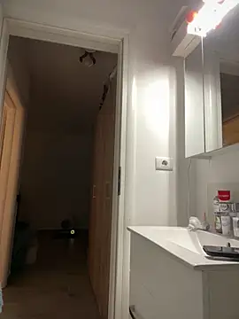 Snapshot of Ella_Charm chatting on February 8, 4:10 pm Ella Charm online show from February 8, 4:10 pm