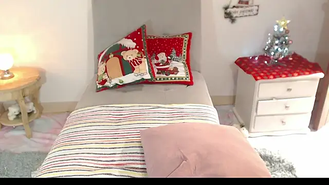 lilian prada online show from December 20, 8:55 pm