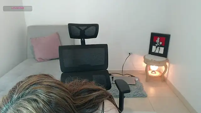 lilian prada online show from February 24, 5:31 pm